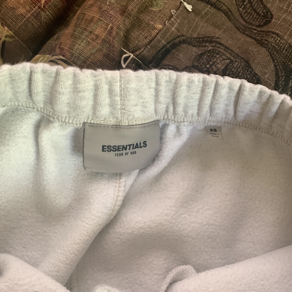 Essentials Sweatsuit Top&Bottom - Picture 2 of 6